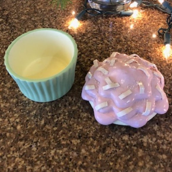 Resin Large Celebratory Sprinkle Top Cupcake Birthday Trinket Box w/FREE Votive - Picture 5 of 10